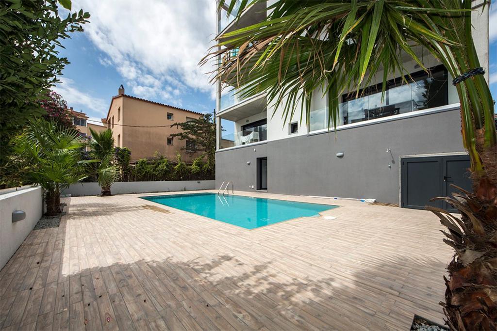 Apartamento Moderno Con Piscina Y Parking Cerca De La Playa *