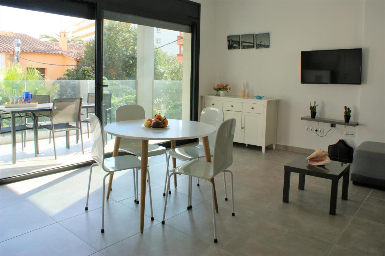 Apartamento Moderno Con Piscina Y Parking Cerca De La Playa * Roses