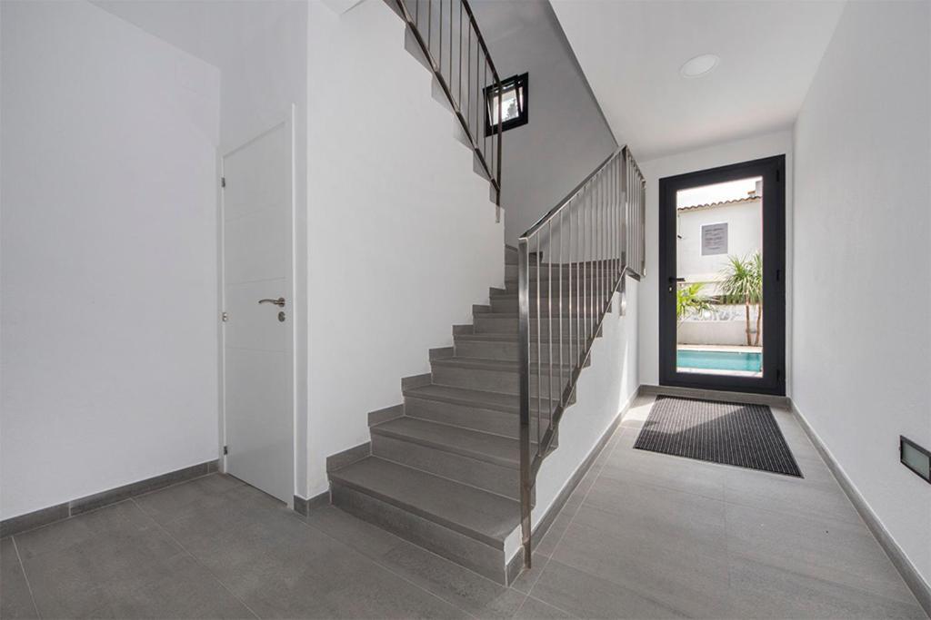 Apartamento Moderno Con Piscina Y Parking Cerca De La Playa Apartment